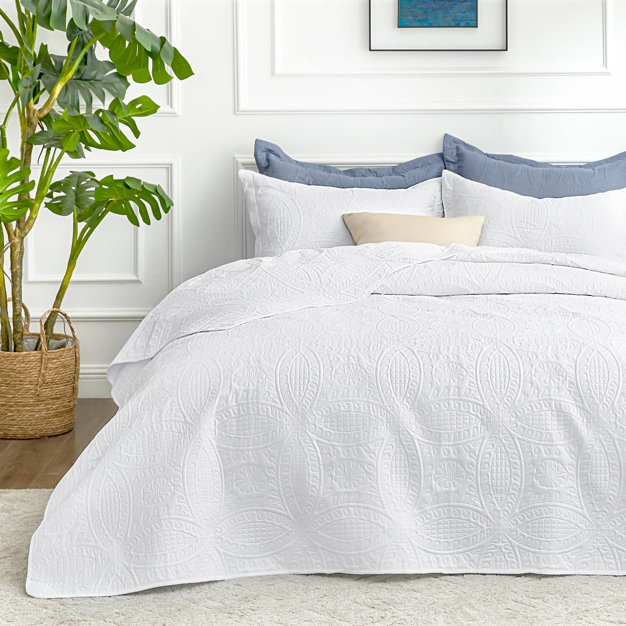 Love's cabin Quilts for Queen Bed White Bedspreads - Soft Bed Summer Quilt Lightweight Microfiber Bedspread- Modern Styl