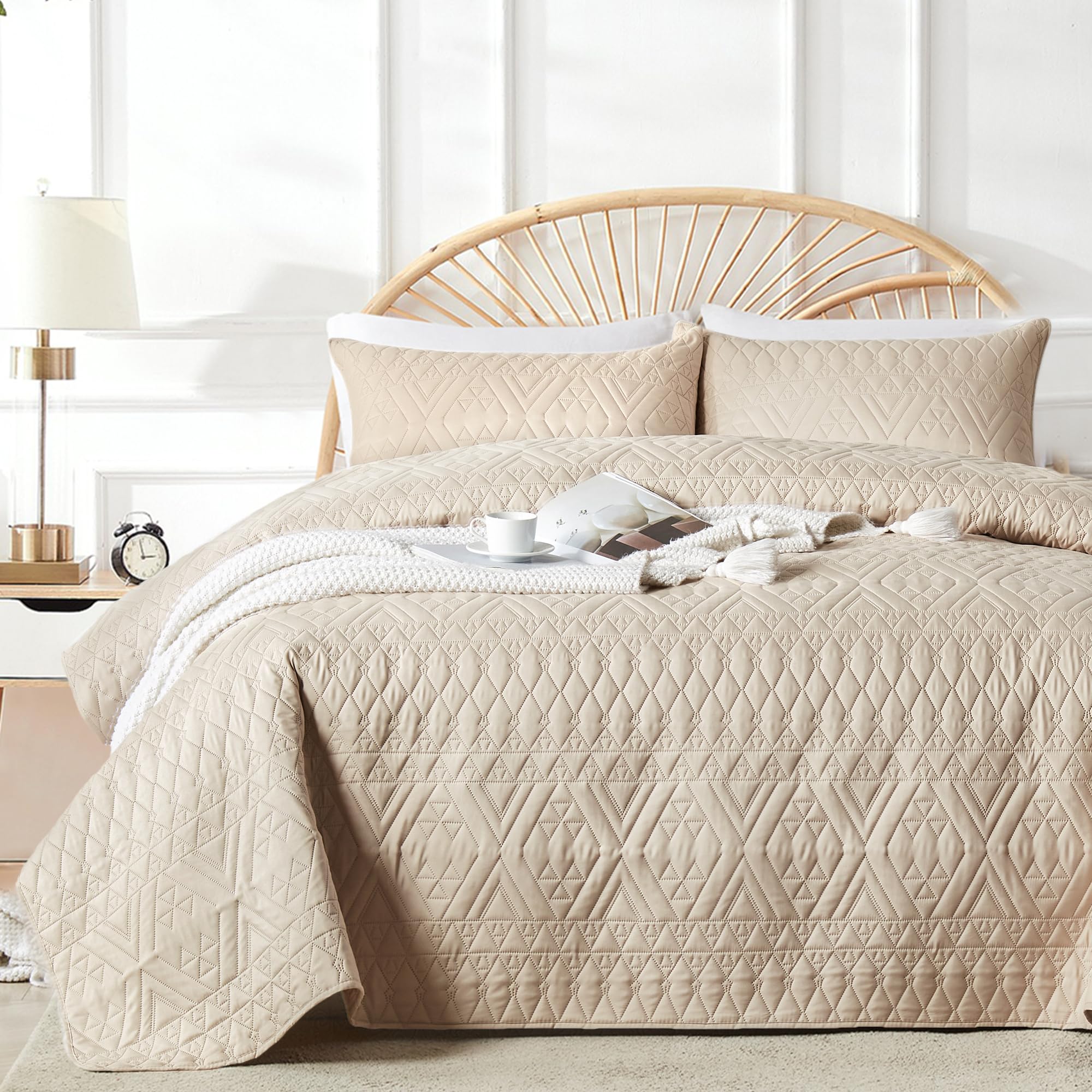 akkialla Full/Queen Size Quilt Bedding Set,Beige Lightweight Microfiber Soft Bedspread,Modern Style Geoetric Pattern Cov