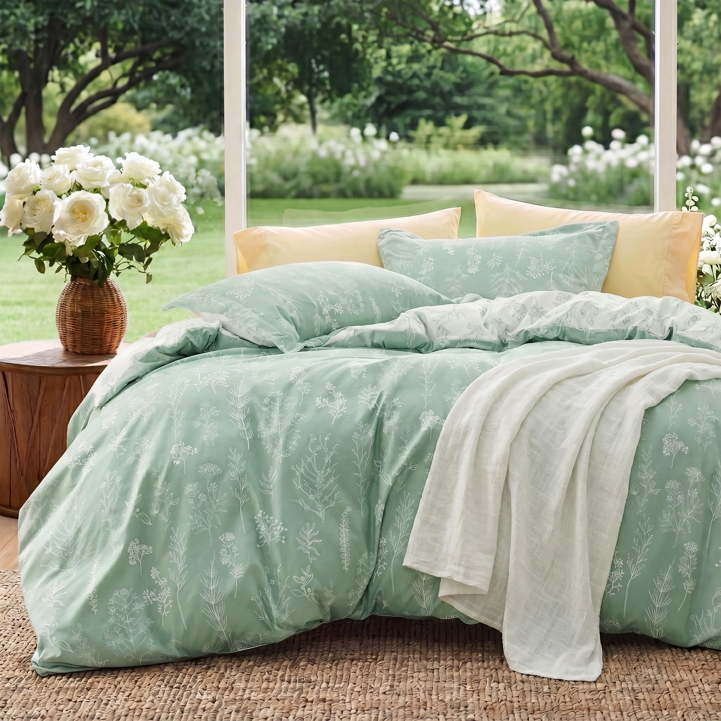 Bedsure Queen Comforter Set - Sage Green Bed Set, 3 Pieces Lightweight Summer Cute Floral Bedding, 1 Soft Reversible Bot